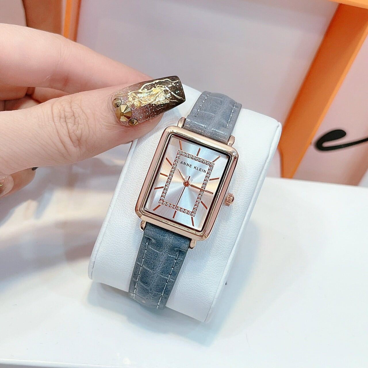 Đồng hồ nữ Anne Klein