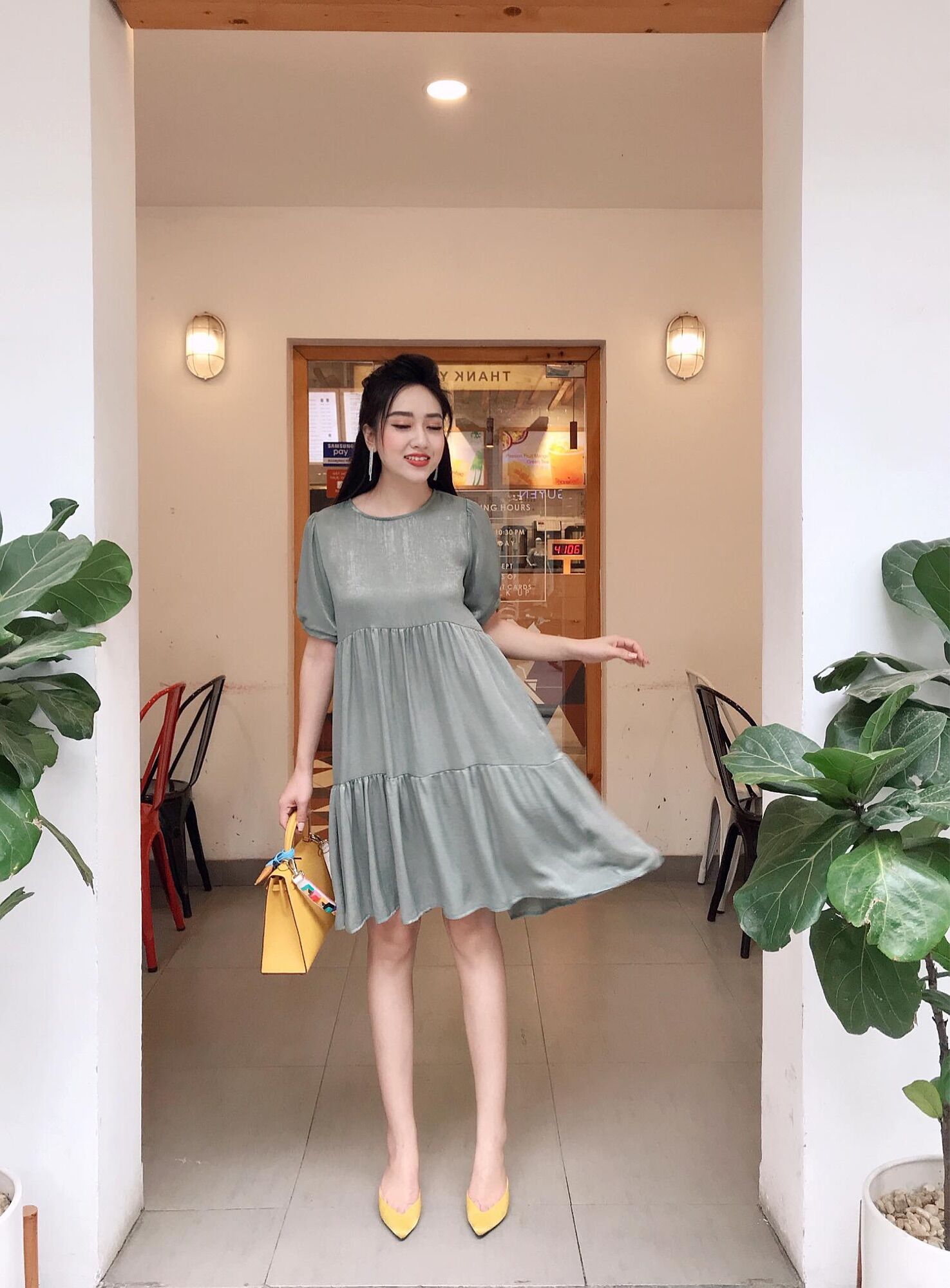 Váy lụa babydoll tầng