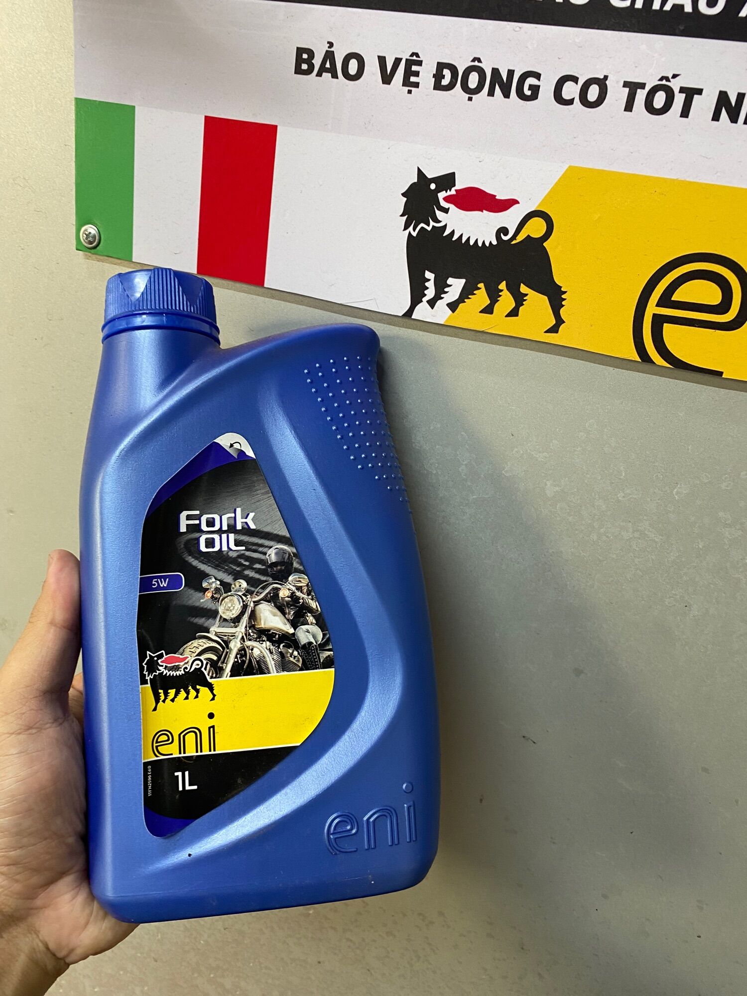 Dầu phuộc Eni Fork oil 5W chuyên cho xe đua