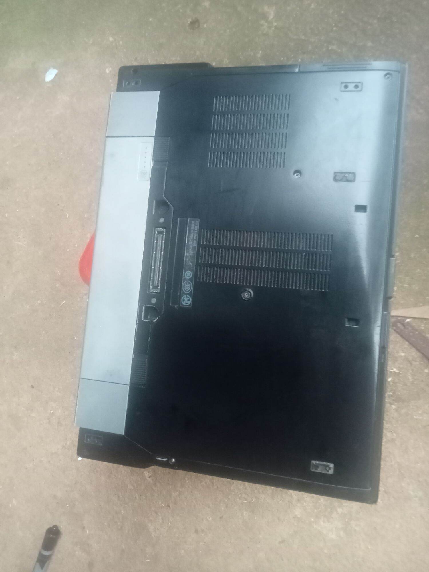 Laptop Dell latitude E 6410 Lỗi màn hình xanh