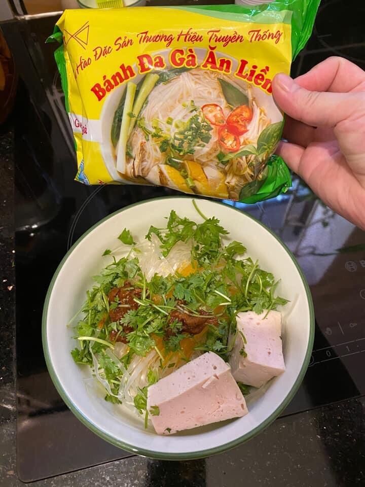 1 Thùng Bánh Đa Gà ĂN Liền Khánh Thọ