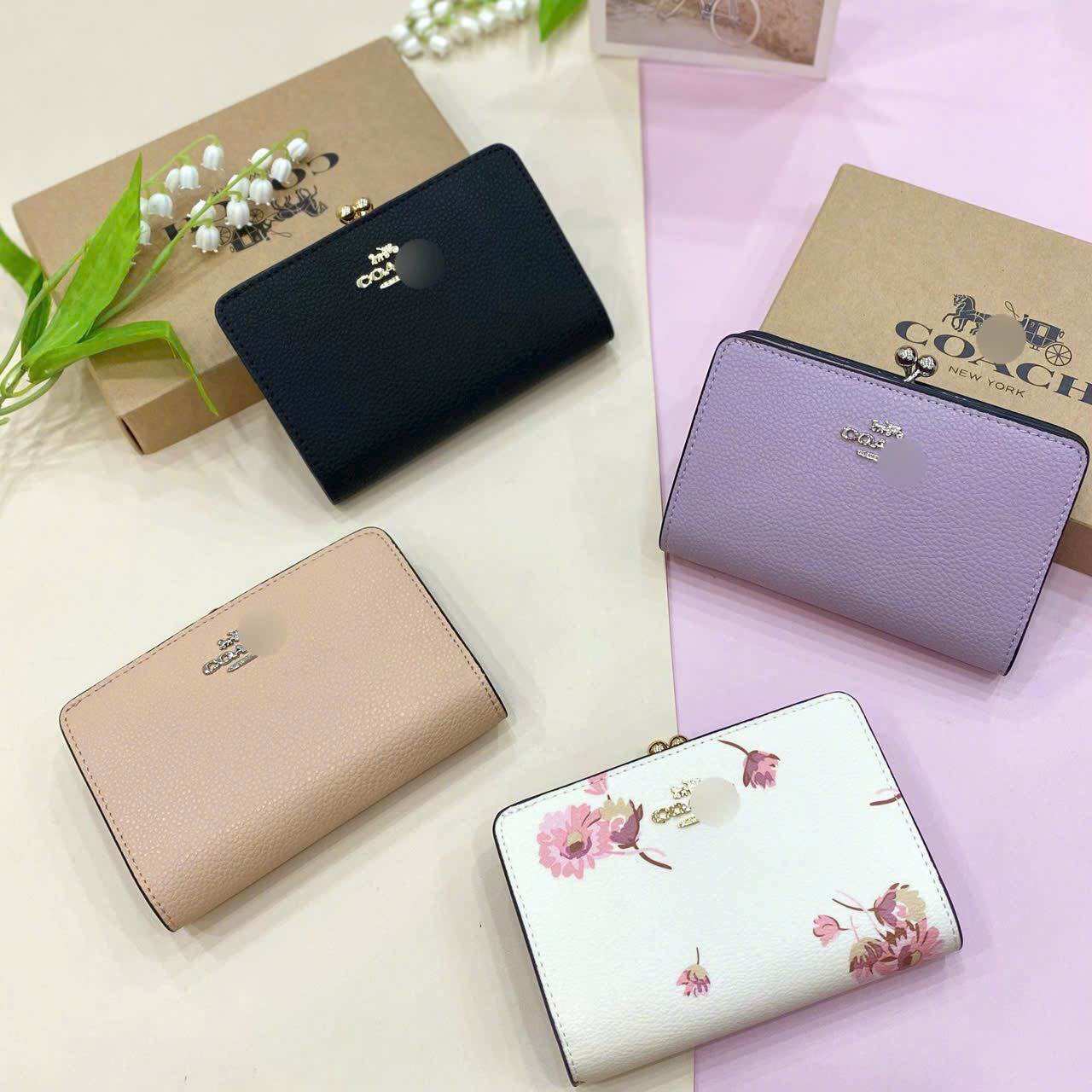 Ví C0ach nữ Kisslock Medium đơn giản