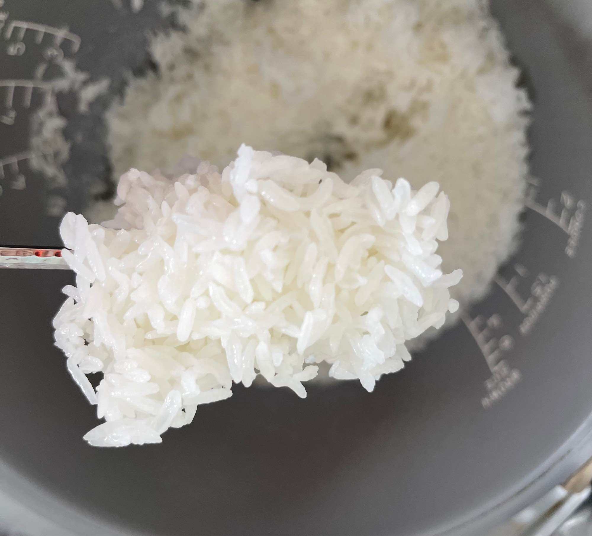 Gạo ST25 loại ngon túi 3kg dẻo dai mềm thơm ngọt cơm nở ít không xốp