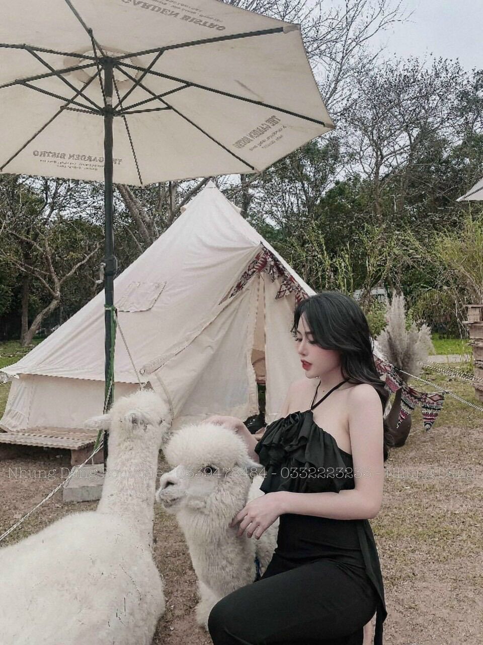 Áo yếm nhiều tầng phối bông hoa lụa vải phi UN