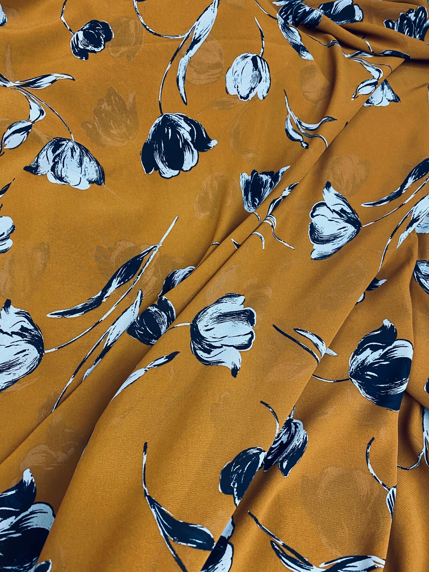 Vải voan chiffon hoa nền vàng MS2209