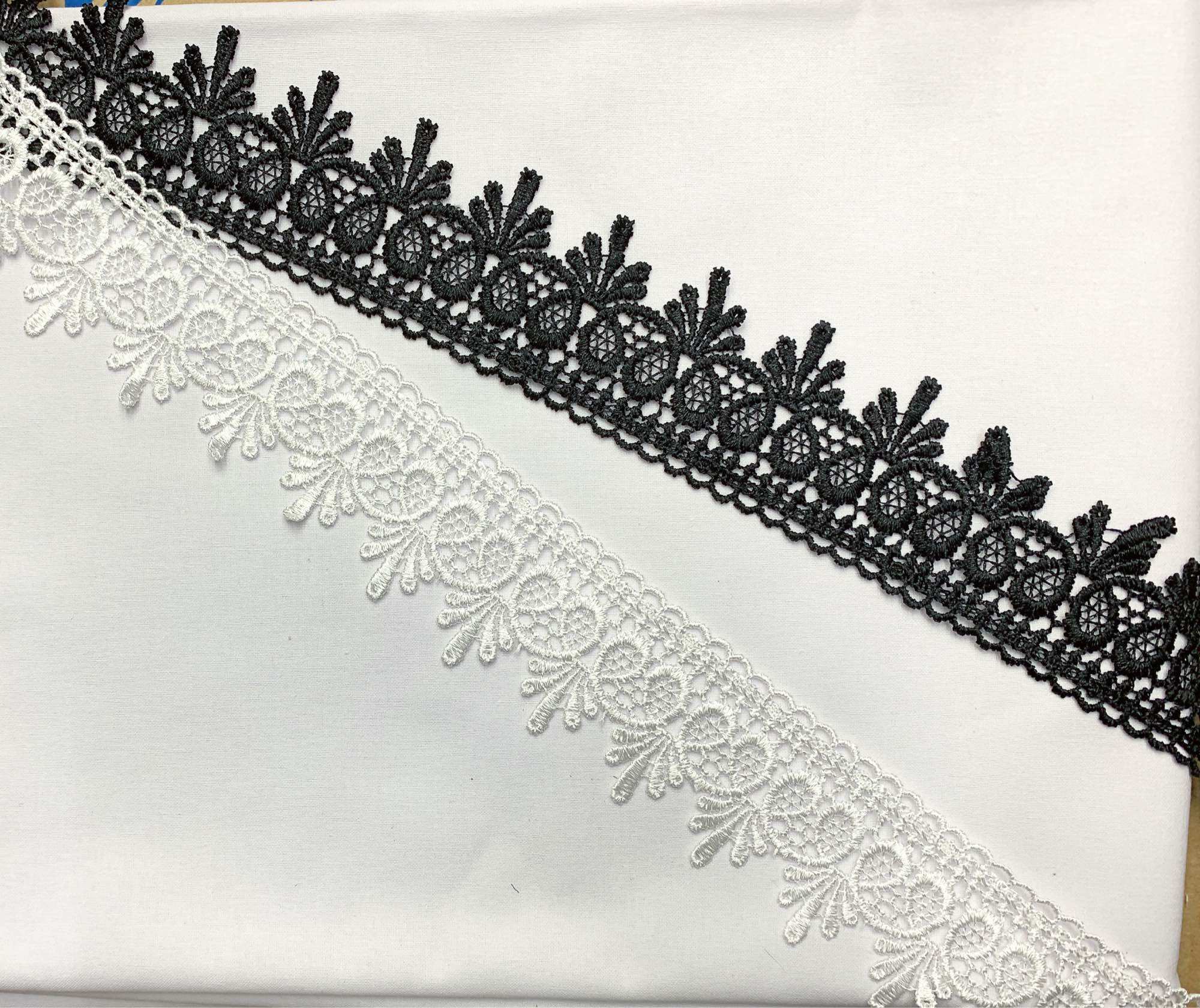 1 mét ren chỉ 1 biên 4cm.