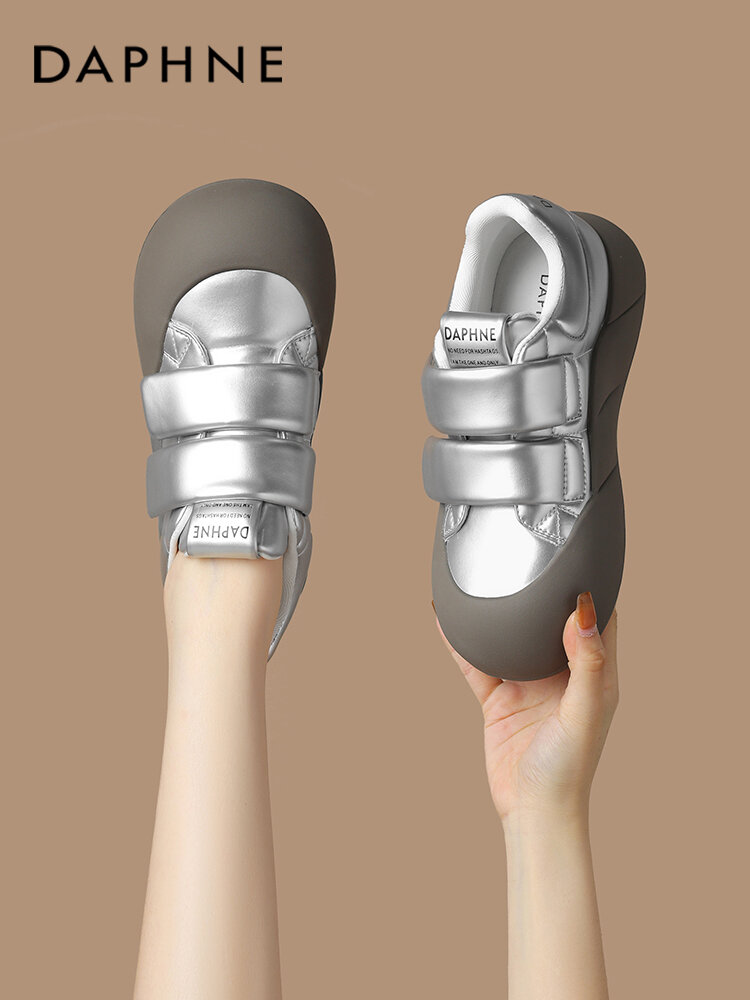 Daphne | Thick Sole Silver 3-Season Sneaker Giá  1,941,000 Đồng*Miễn phí vận chuyển