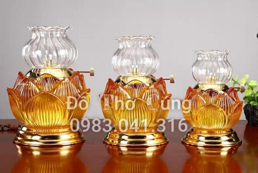 Đèn dầu thủy tinh thân hoa sen