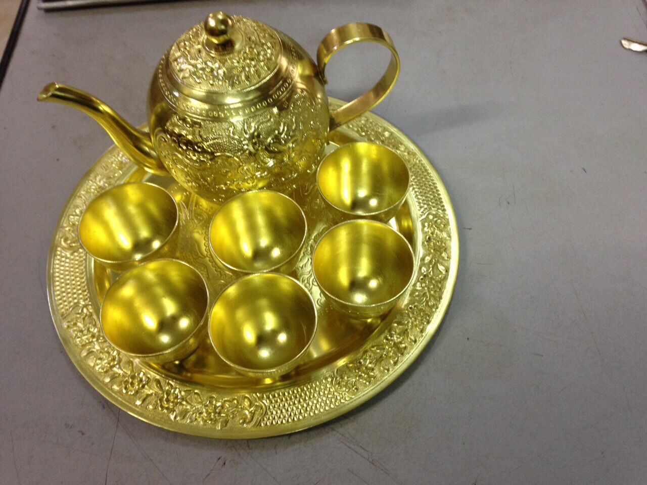 Bộ ấm trà 6 chén bằng đồng