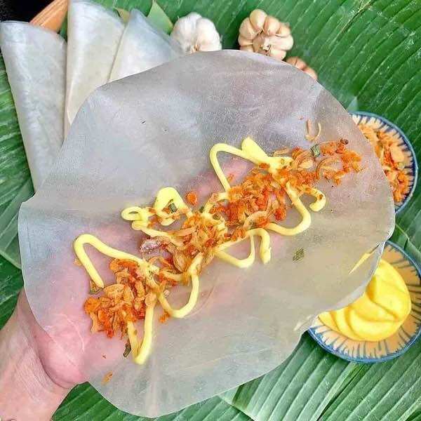 Bánh tráng bơ hành phi sa tế muối tắc