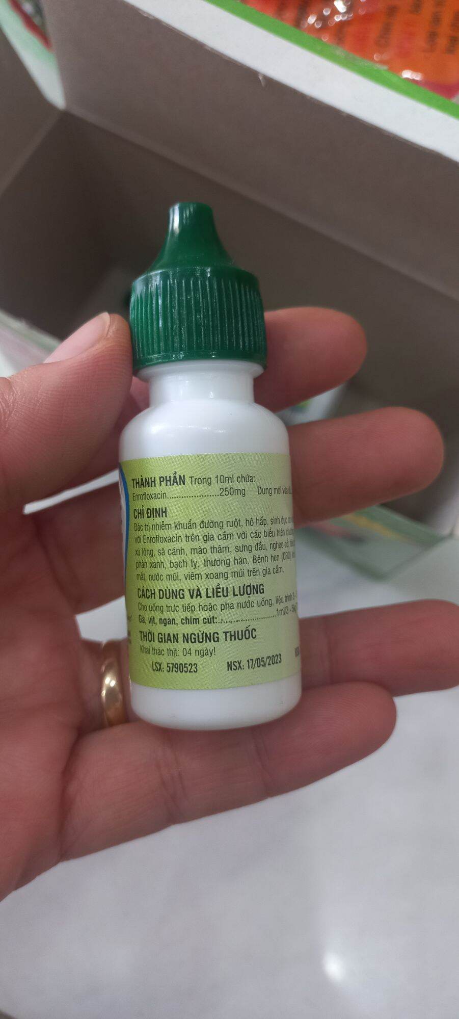 Hộp 10 lọ Azquinotec 10ml chướng diều khô chân xù lông sã cánh tiêu chảy gà ngan vịt