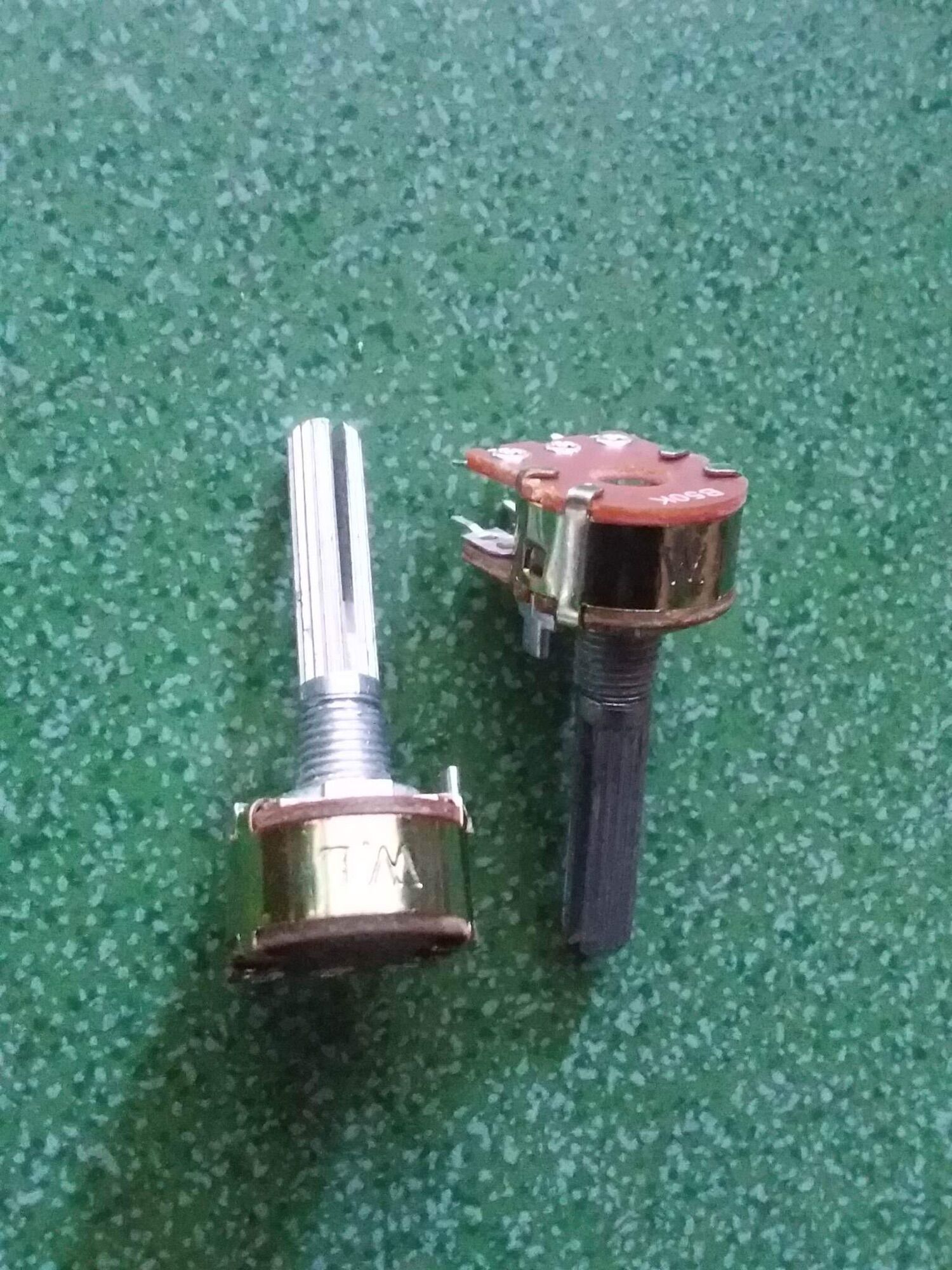 5- CHIẾC VOLUME ĐÔI CÁN DÀI 3CM CHÂN NGAY 50K