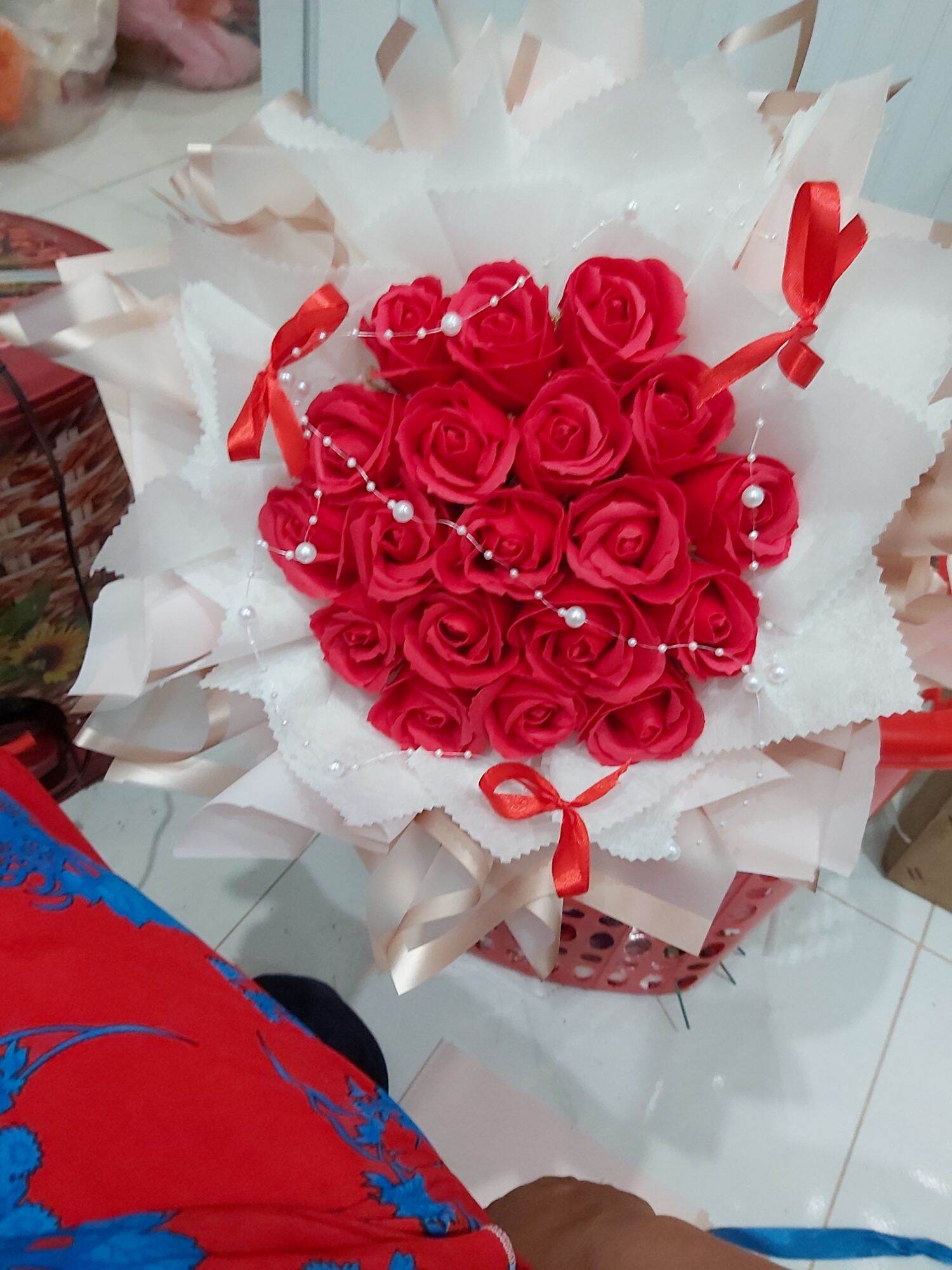 bó hoa làm quà tăng kỉ niệm tăng các dịp lễ ,qua lưu niệm