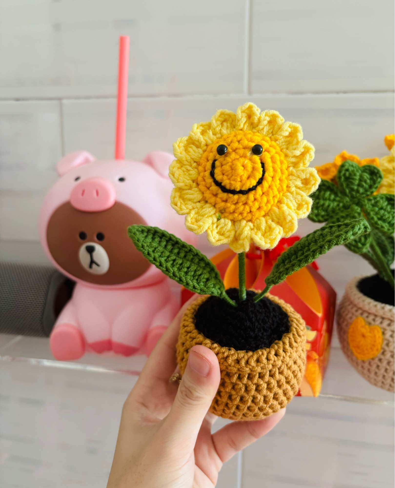Chậu hoa hướng dương mặt cười