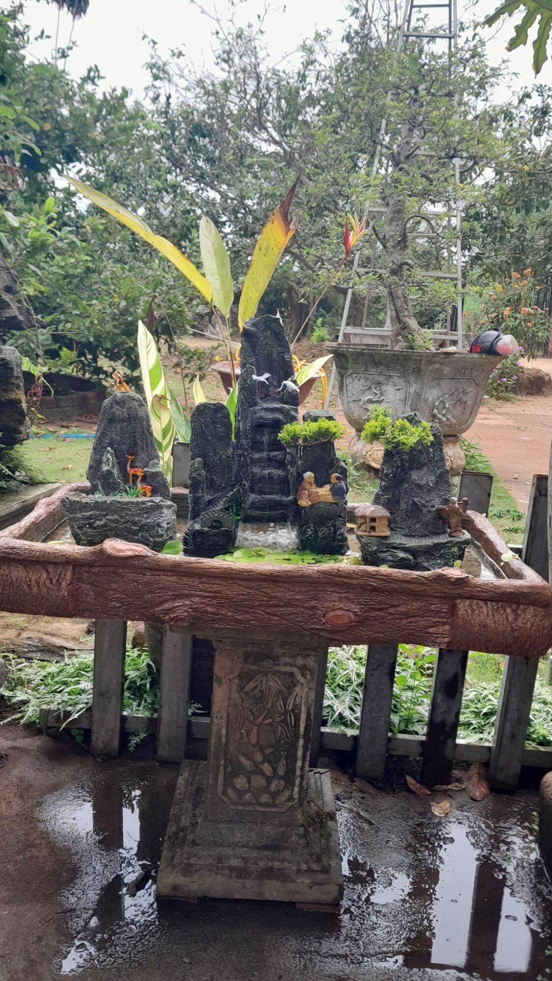 Hòn Non Bộ Đá Hồ Cá