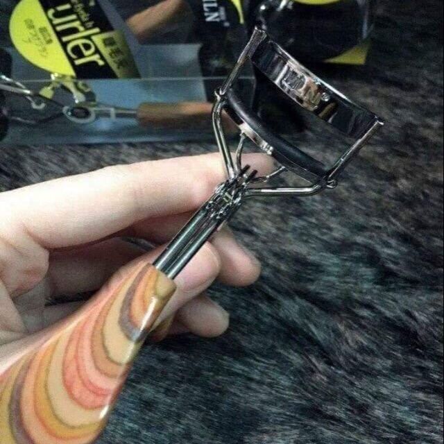 Bấm mi cán gỗ Curler
