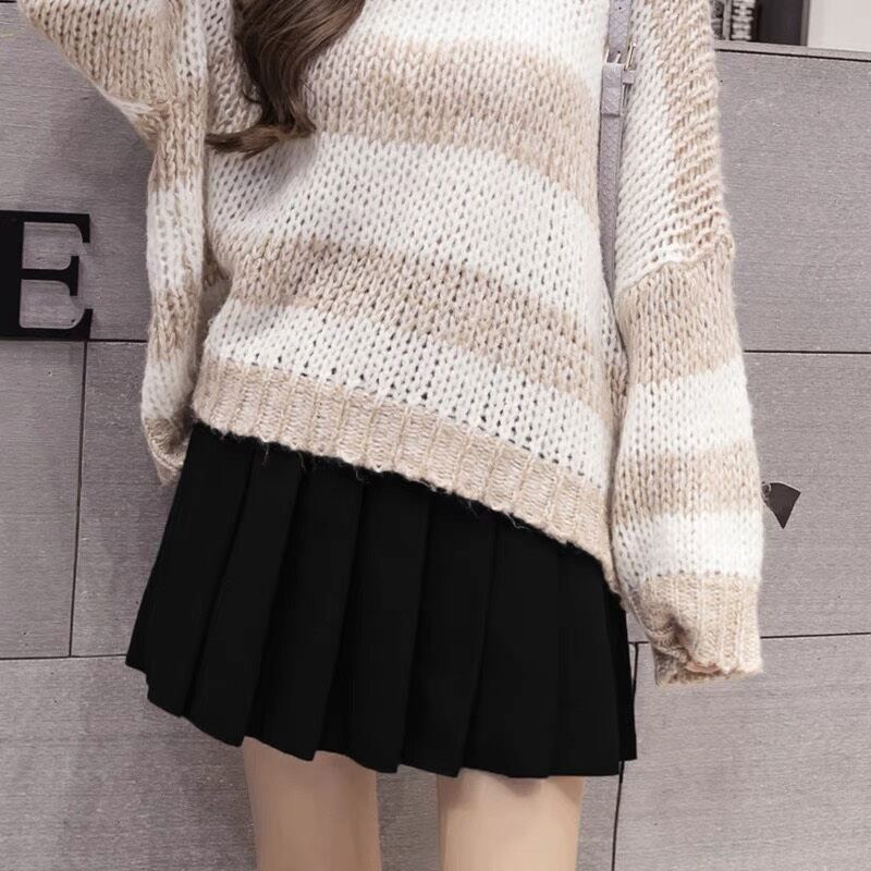 Chân váy ngắn xếp ly bên trong có lót đùi vnxk