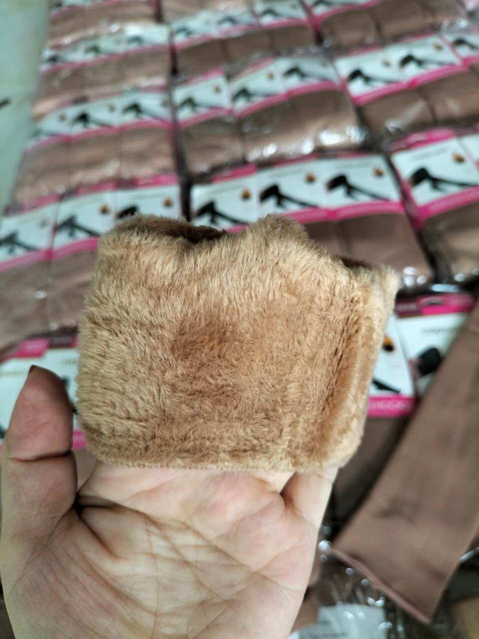 Vớ đùi lông cừu ủ kem đi nắng