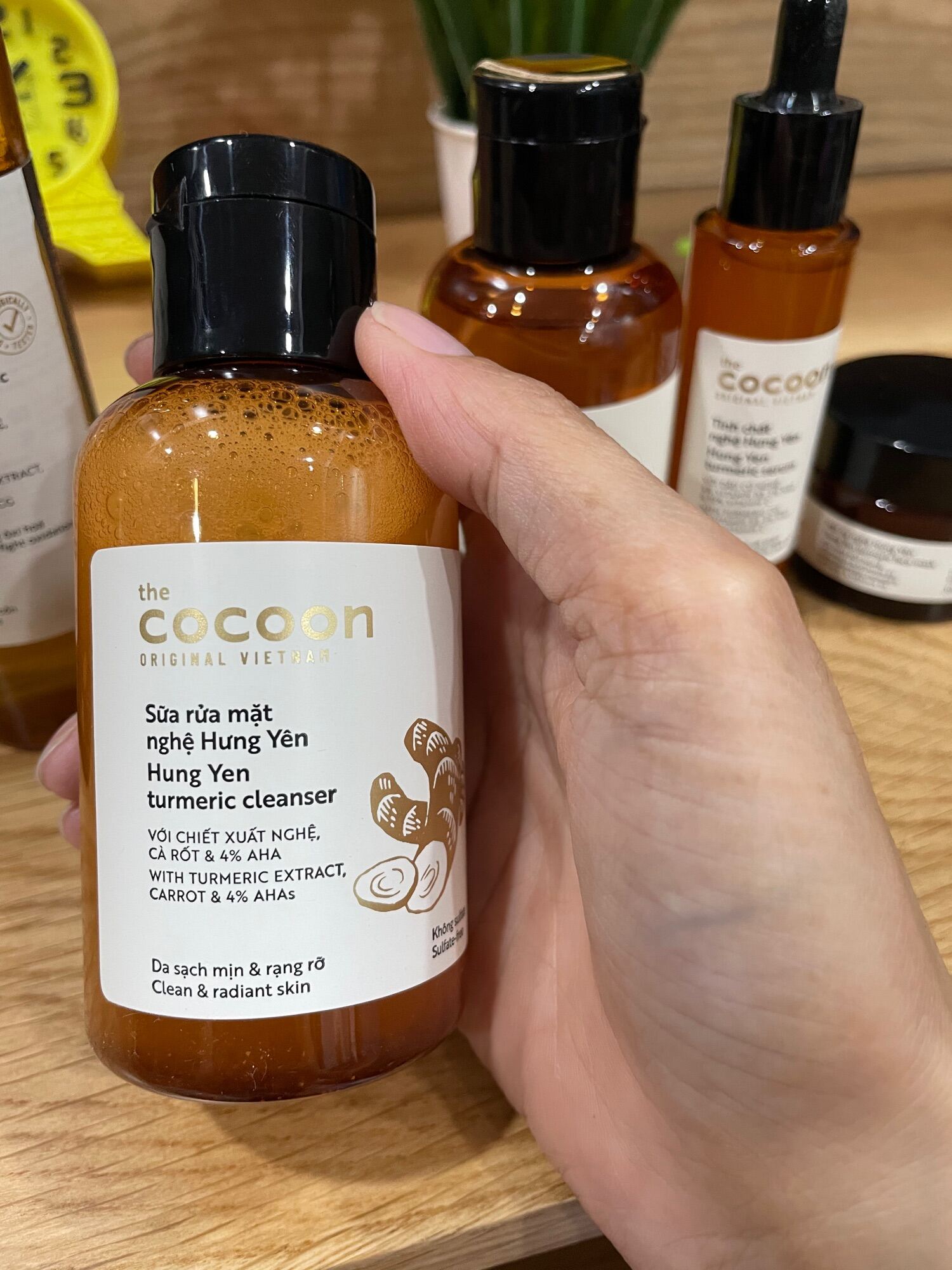 Sữa rữa mặt nghệ hưng yên cocon 140ml chính hãng.SHOP MẸ HÂN VY