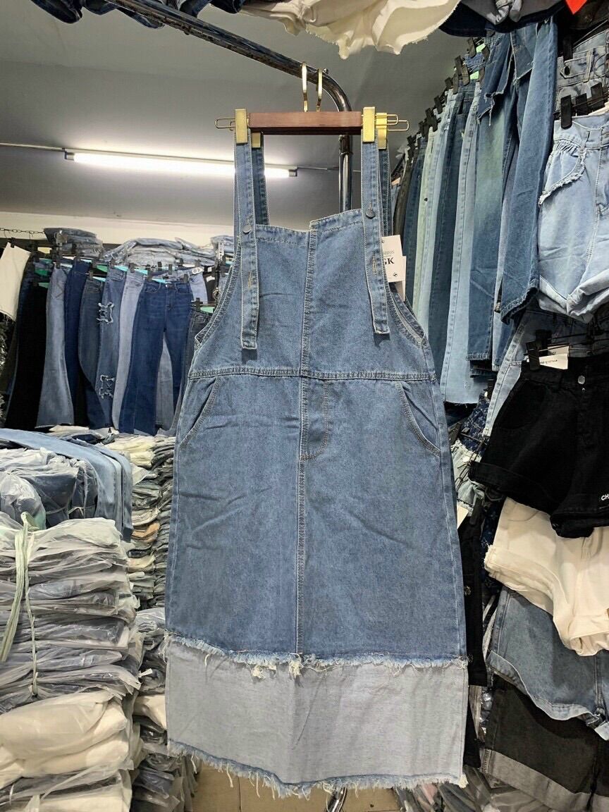 Váy yếm jean phối màu lai kiểu siêu hót