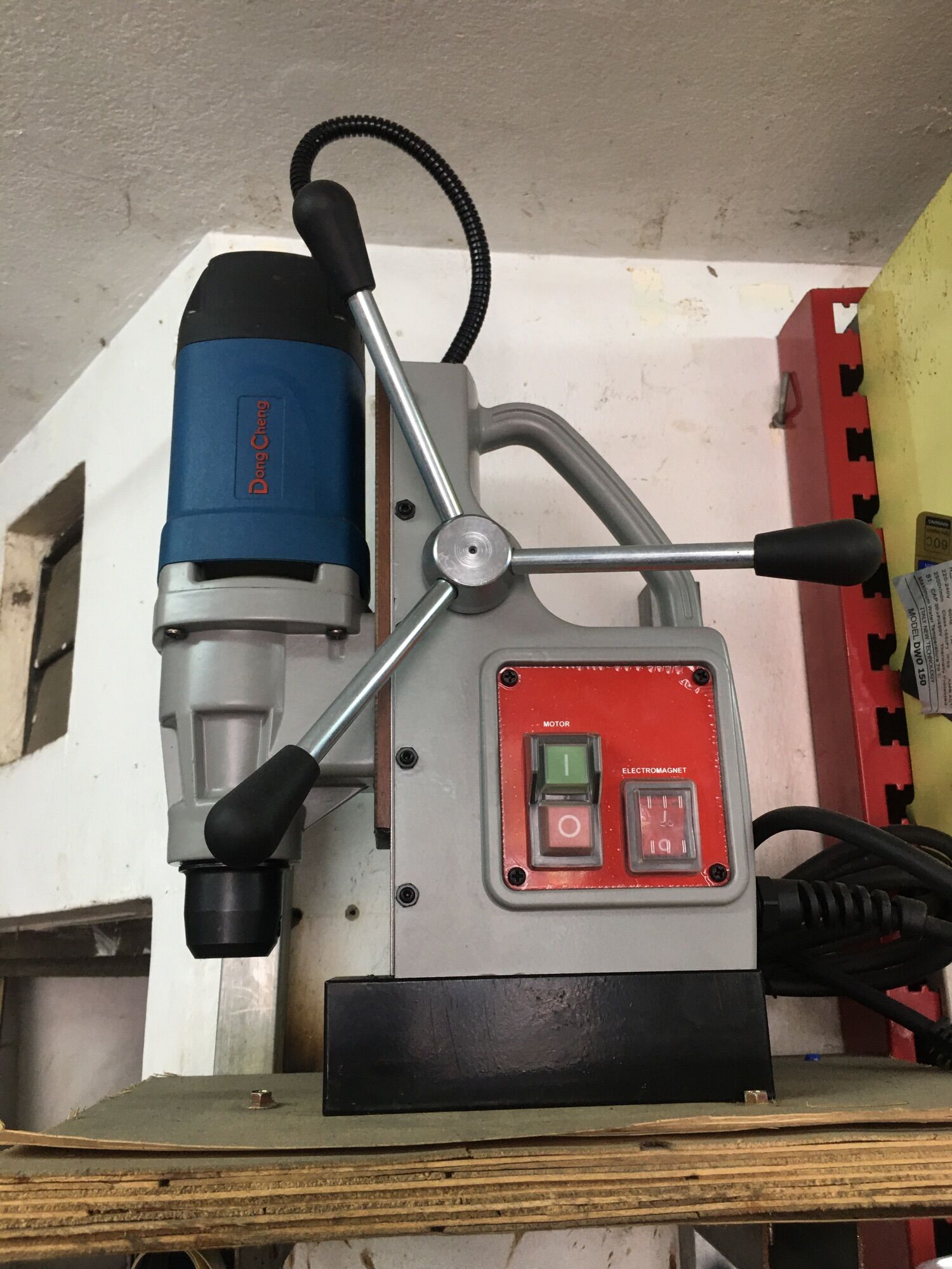Máy khoan từ dongcheng djc30