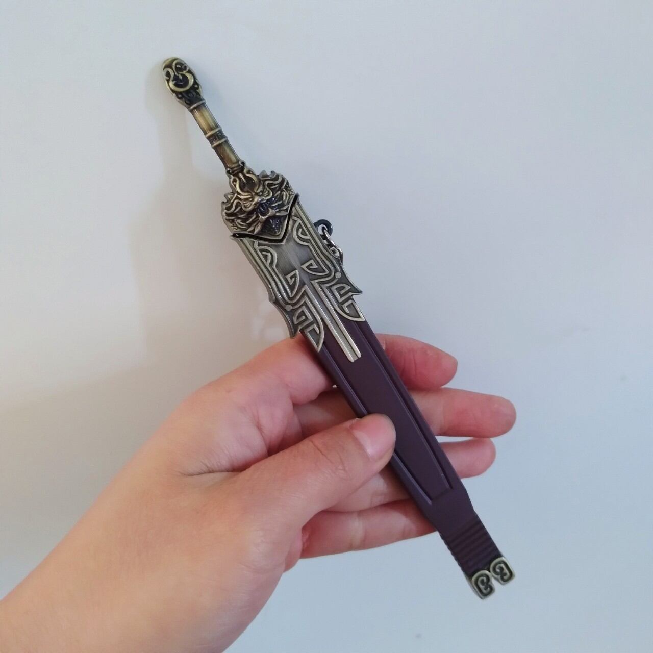 Mô Hình Long Uyên Kiếm 22cm.