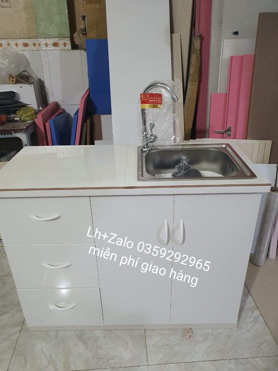 tủ bếp mini nhựa đài Loan mặt gạch có bồn rửa