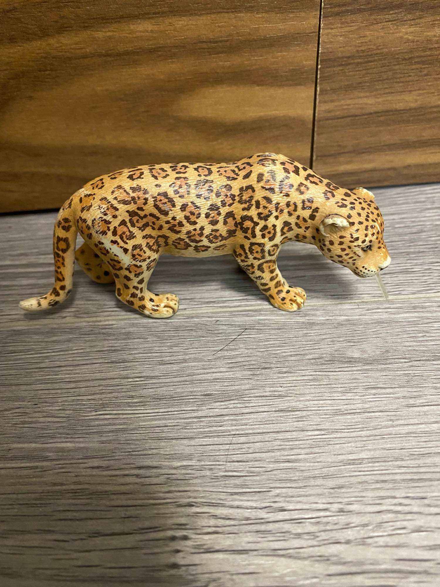 Mô hình đồ chơi động vật safari Báo hoa mai chính hãng Schleich