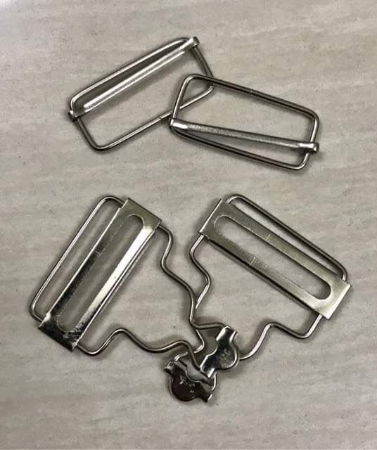 Bộ khóa dây quần yếm.