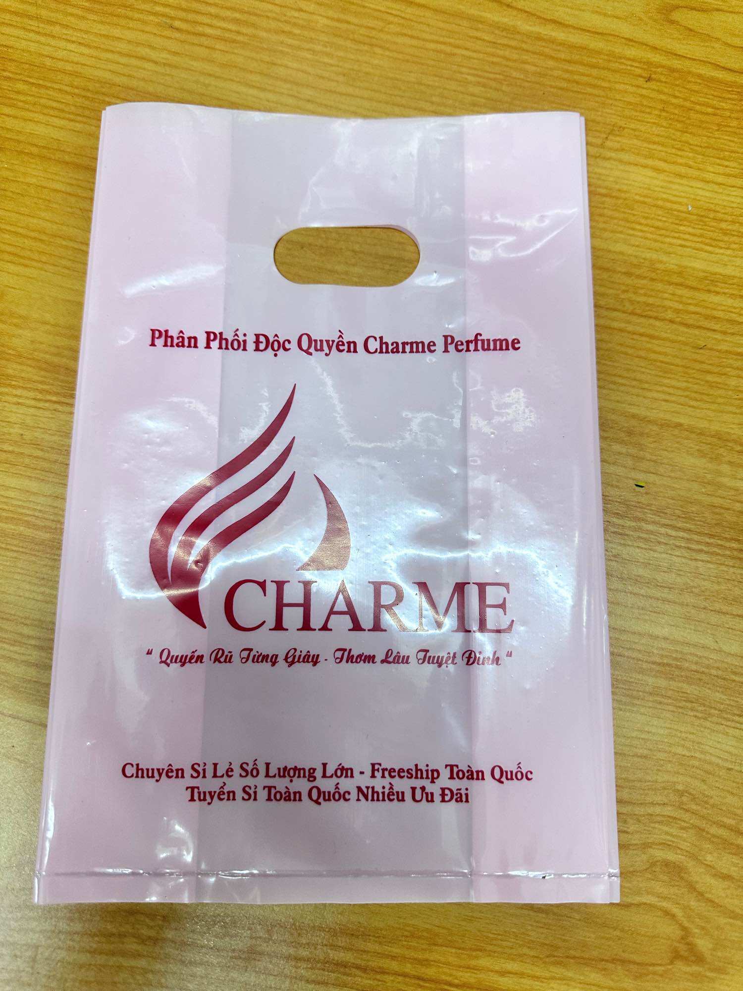 Bọc đựng nước hoa c.h.a.m.e ( 10cái)