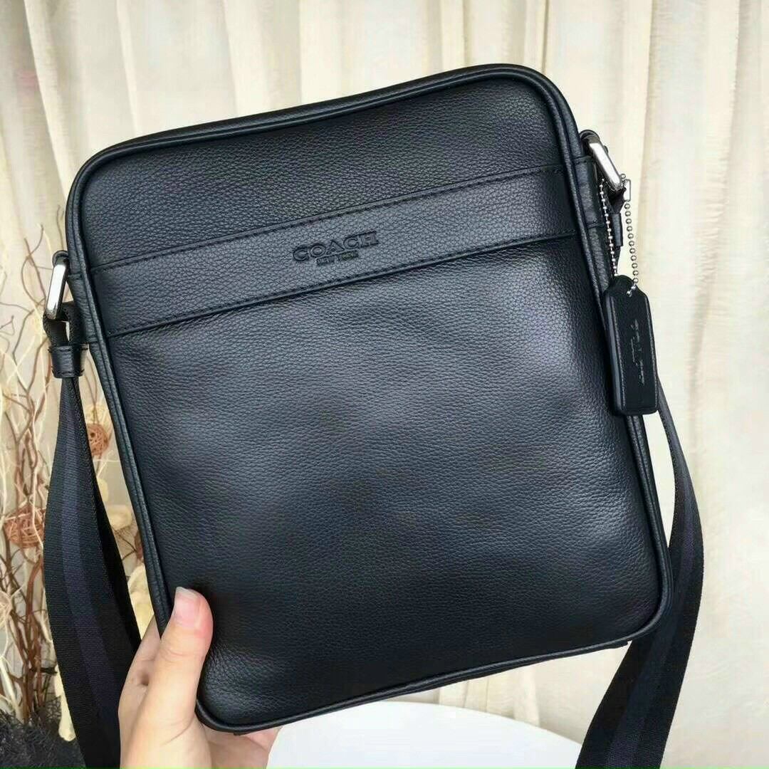 Túi Coach nam đeo chéo xịn xò