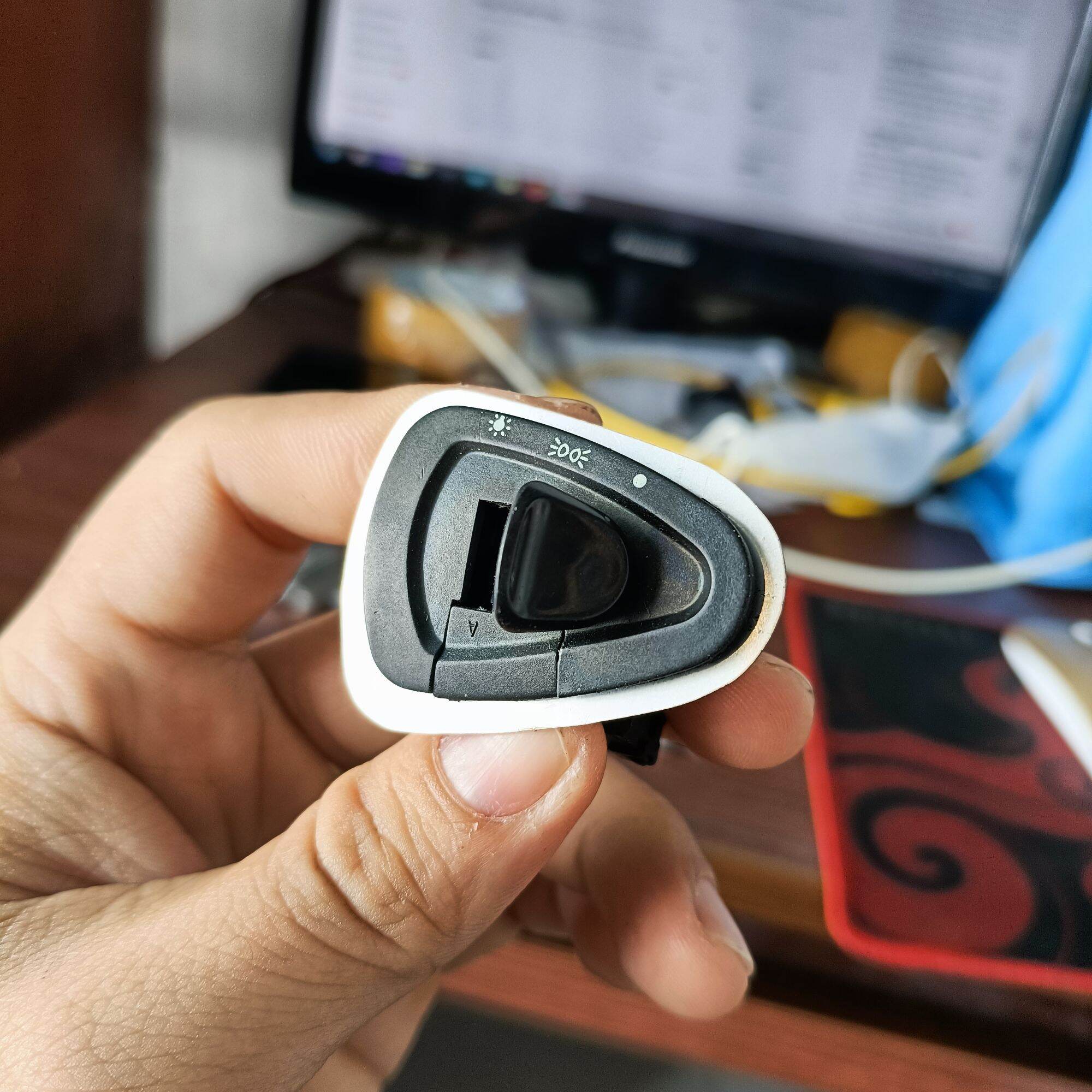 Pat gắn công tắc tắt đèn Honda
