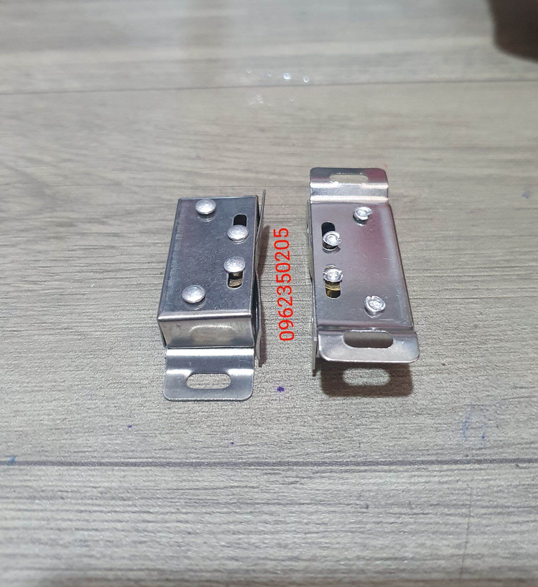 Chốt Kẹp Tủ Inox