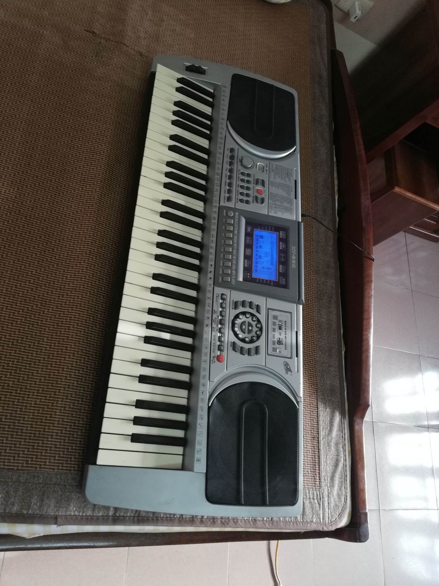 Đàn organ XIN YUN 330