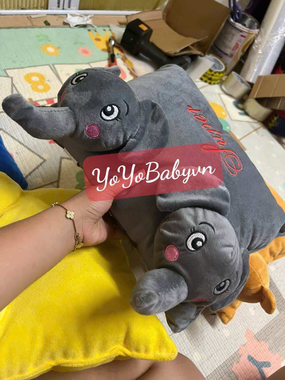 Gối đi xe máy cho bé ra ngoài