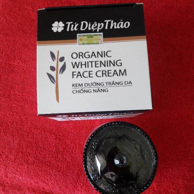 Kem tứ diệp thảo dưỡng trắng da chống nắng
