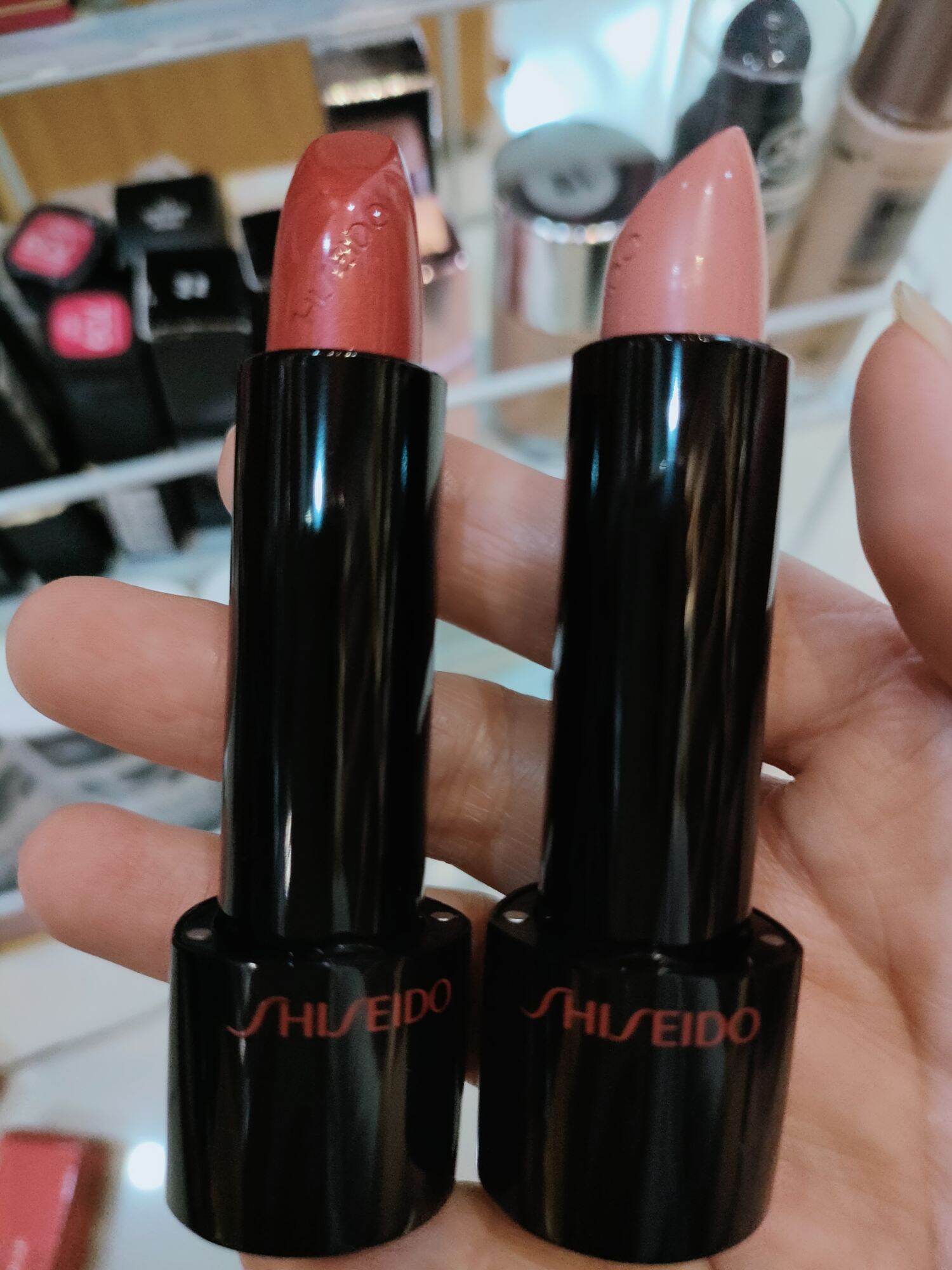 Son môi Shiseido , hàng về từ mỹ, màu nude và đỏ tươi