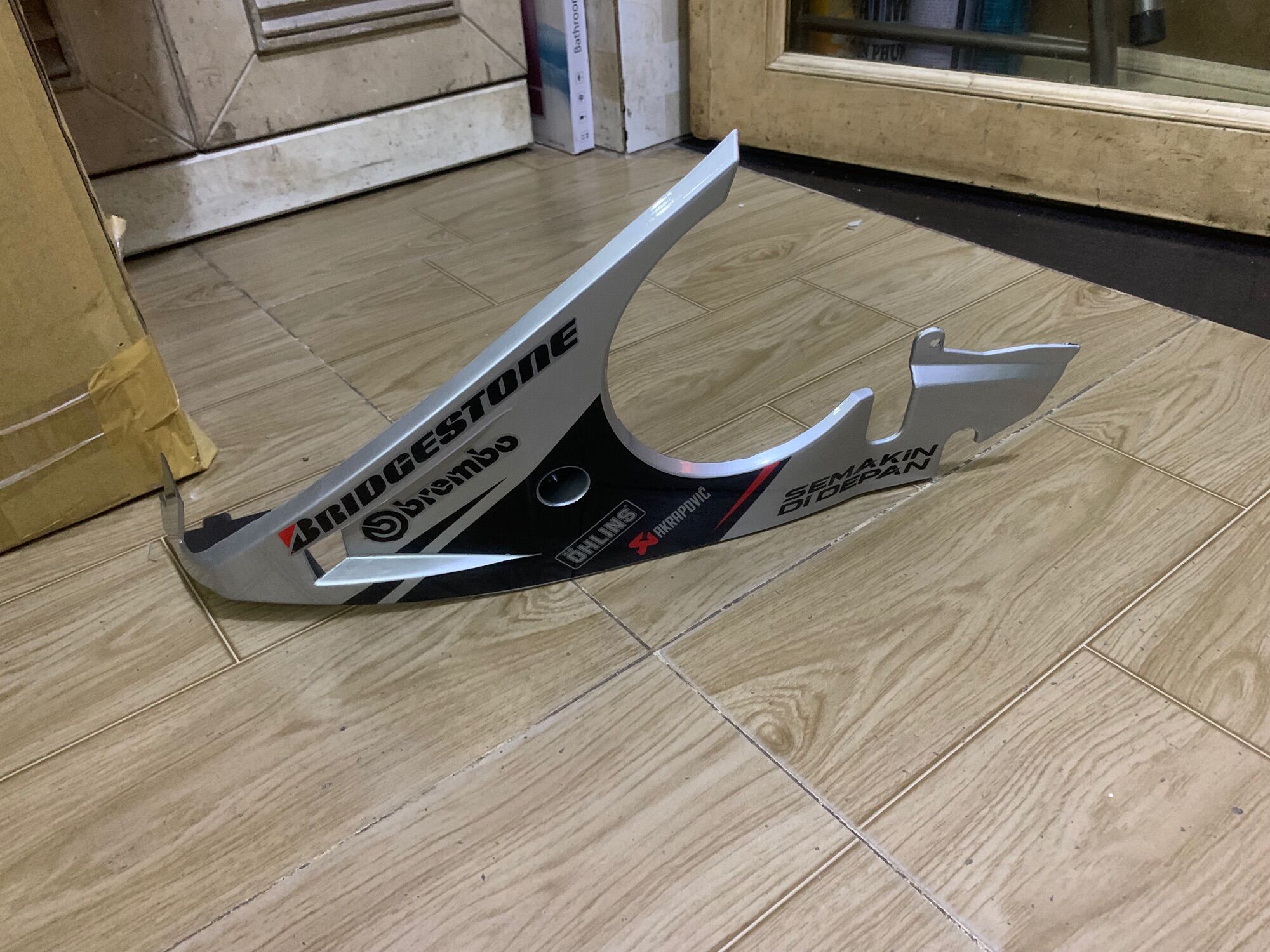 Mỏ cày xe exciter 150 màu bạc tem đen