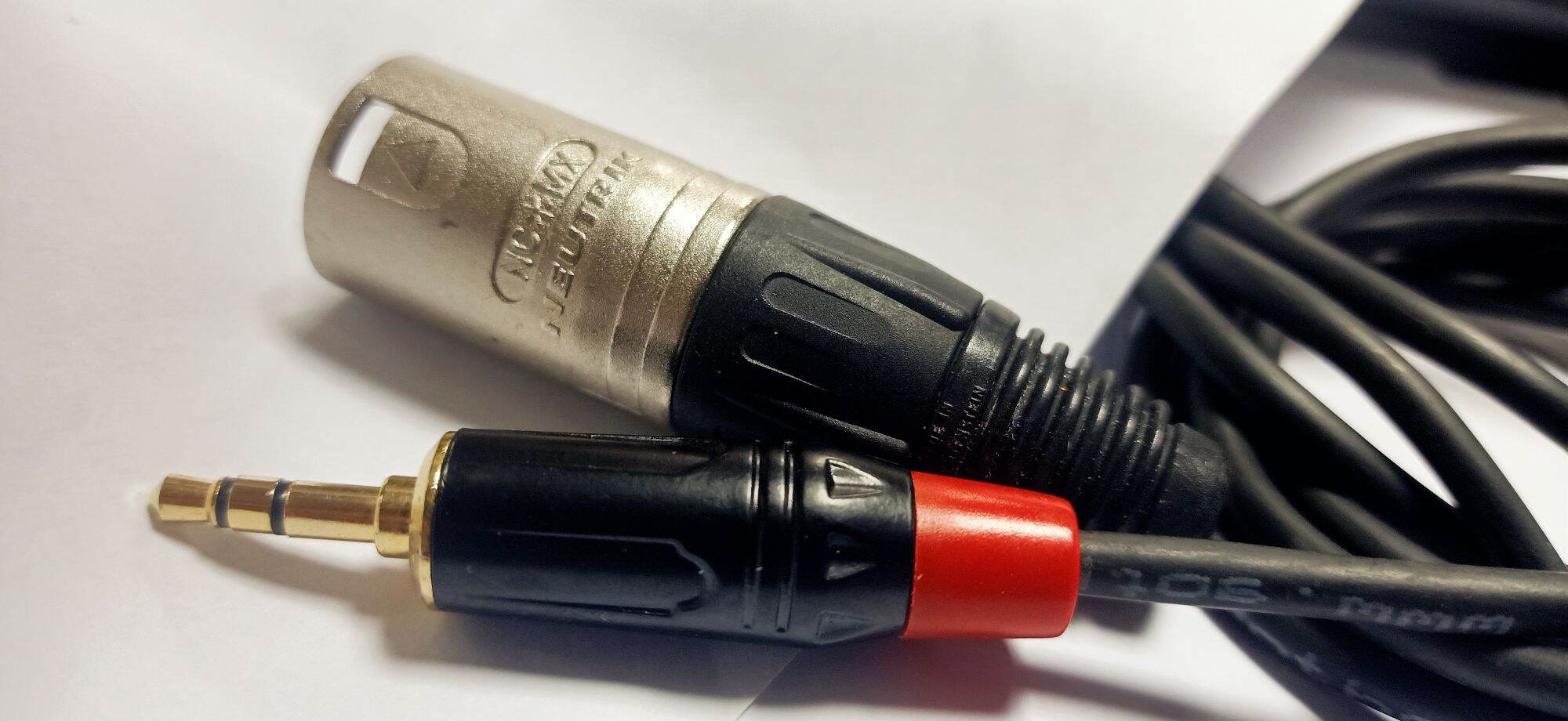 3.5 ste- XLR male female. cable Canare 2m. Neutrik jack