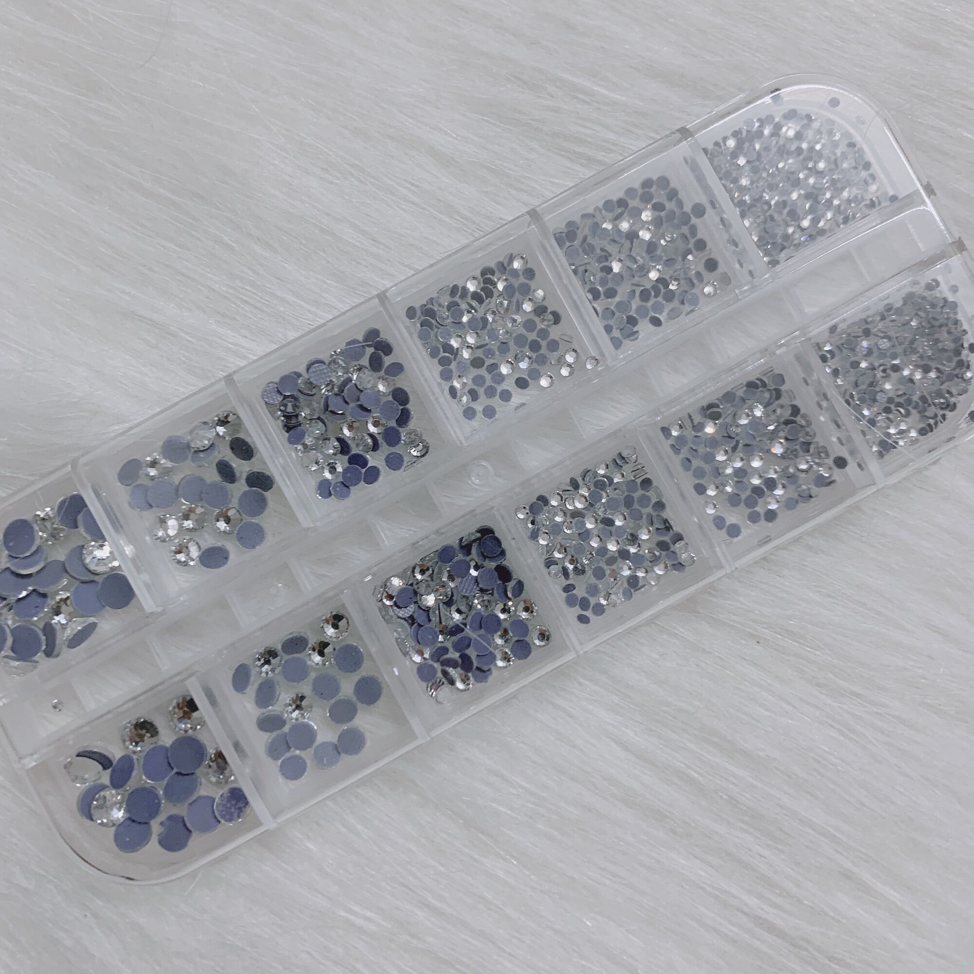 Đá chân keo mix size, đá chân lưới khay 1440 viên