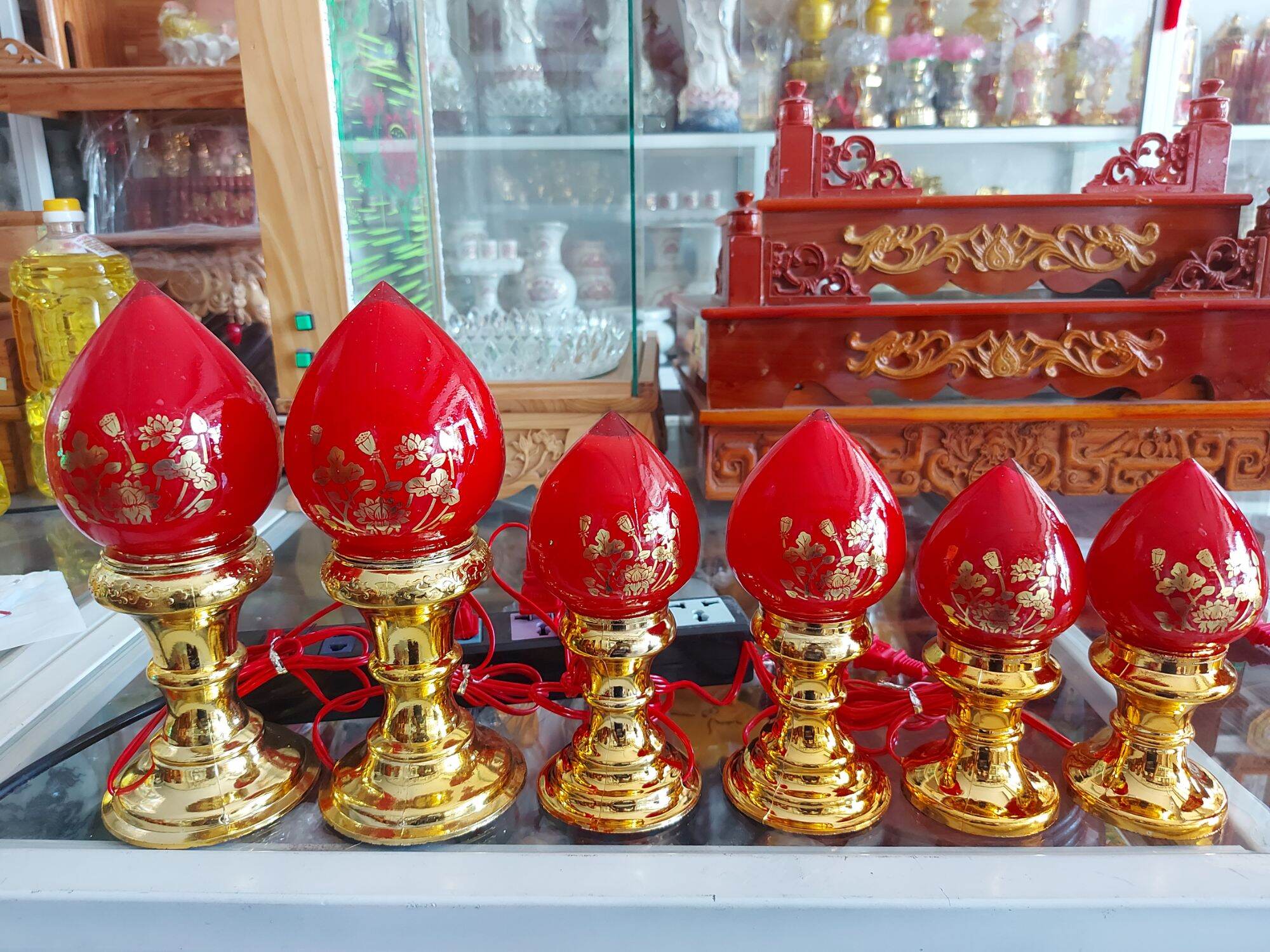 Đèn Quả Đào Thờ