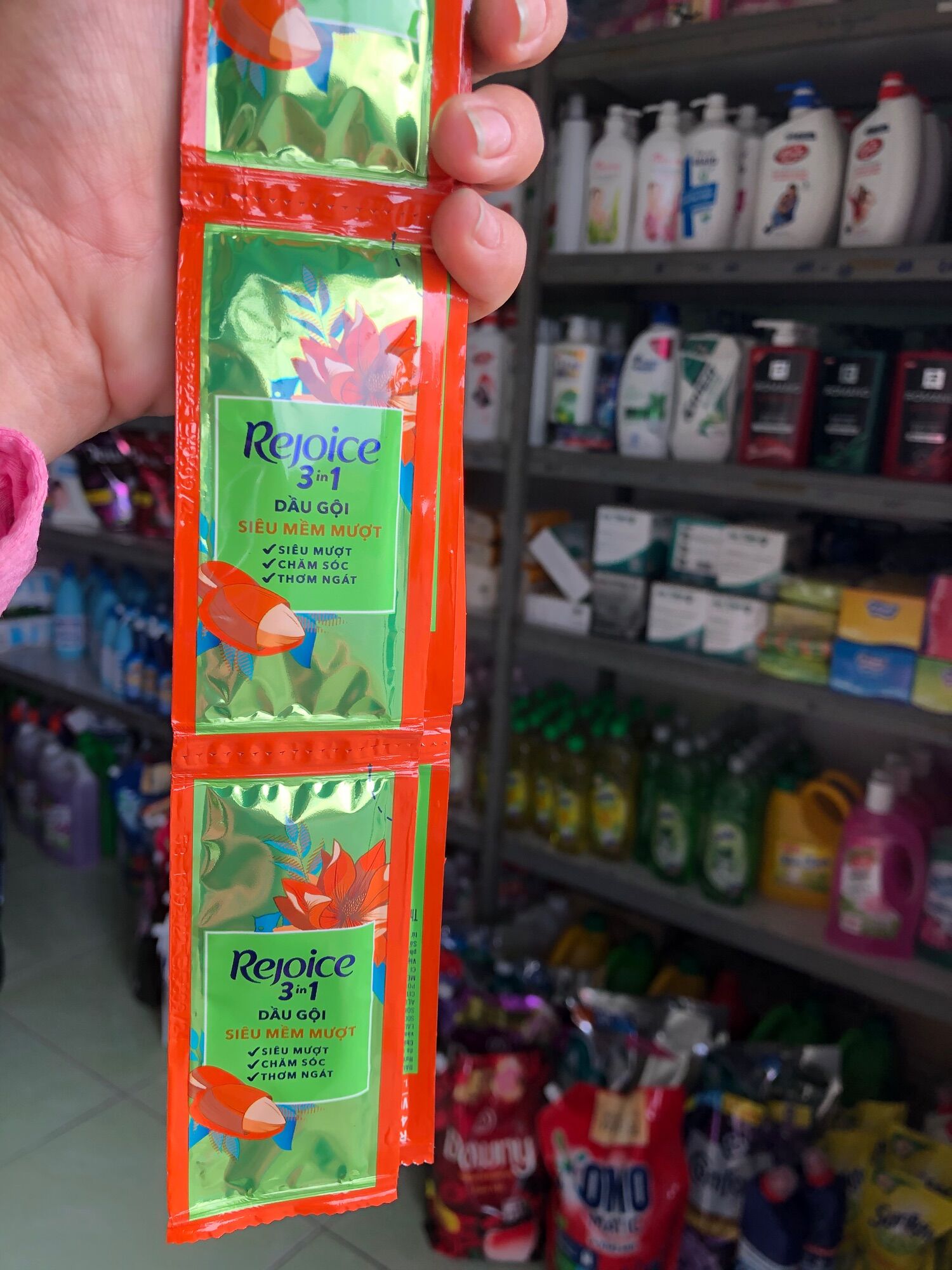 Dầu gội Rejoice siêu mềm mượt gói 6mlx 12 gói
