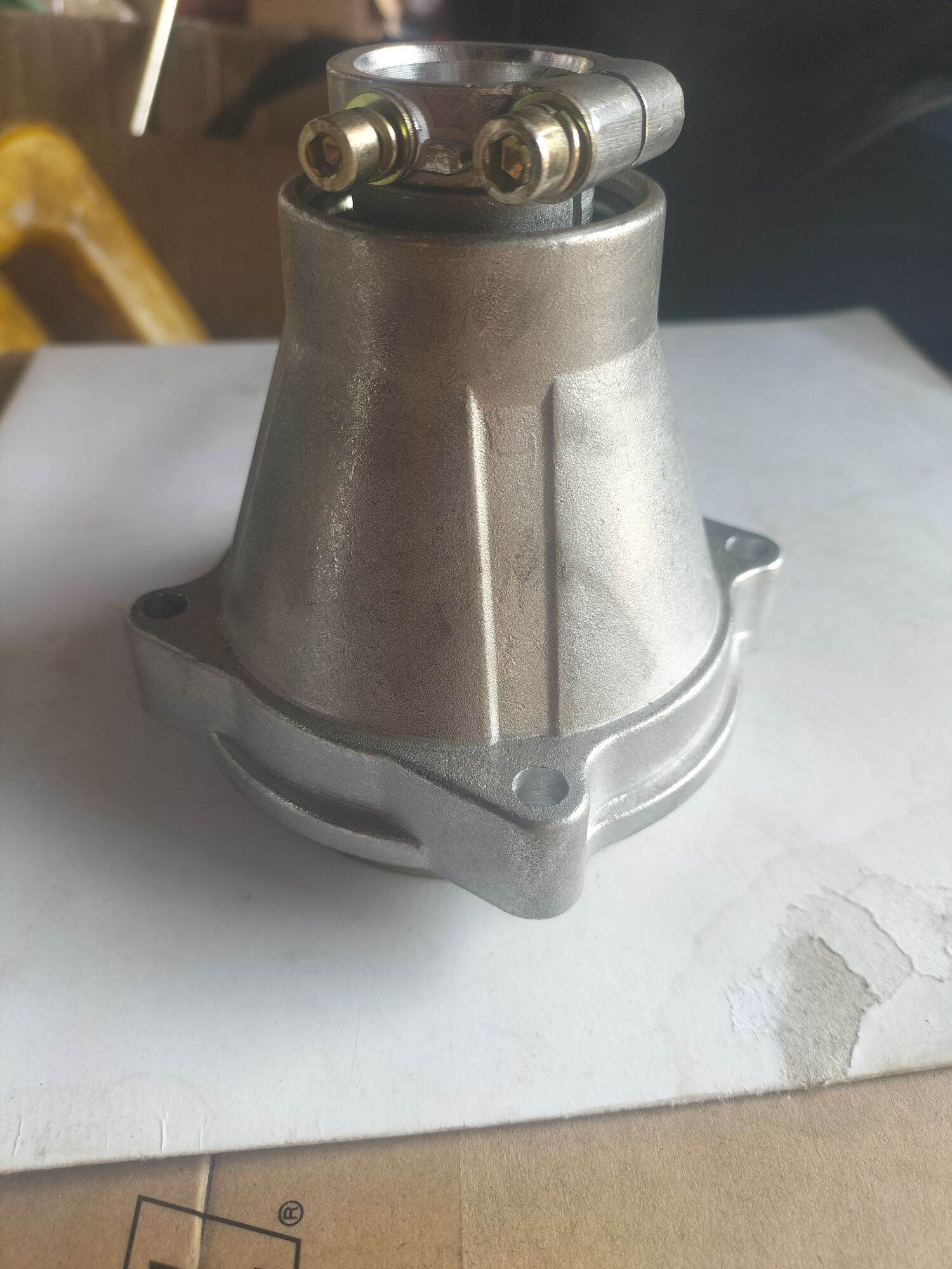 bắp chuối kèm chuông côn máy cắt cỏ cần 28/9