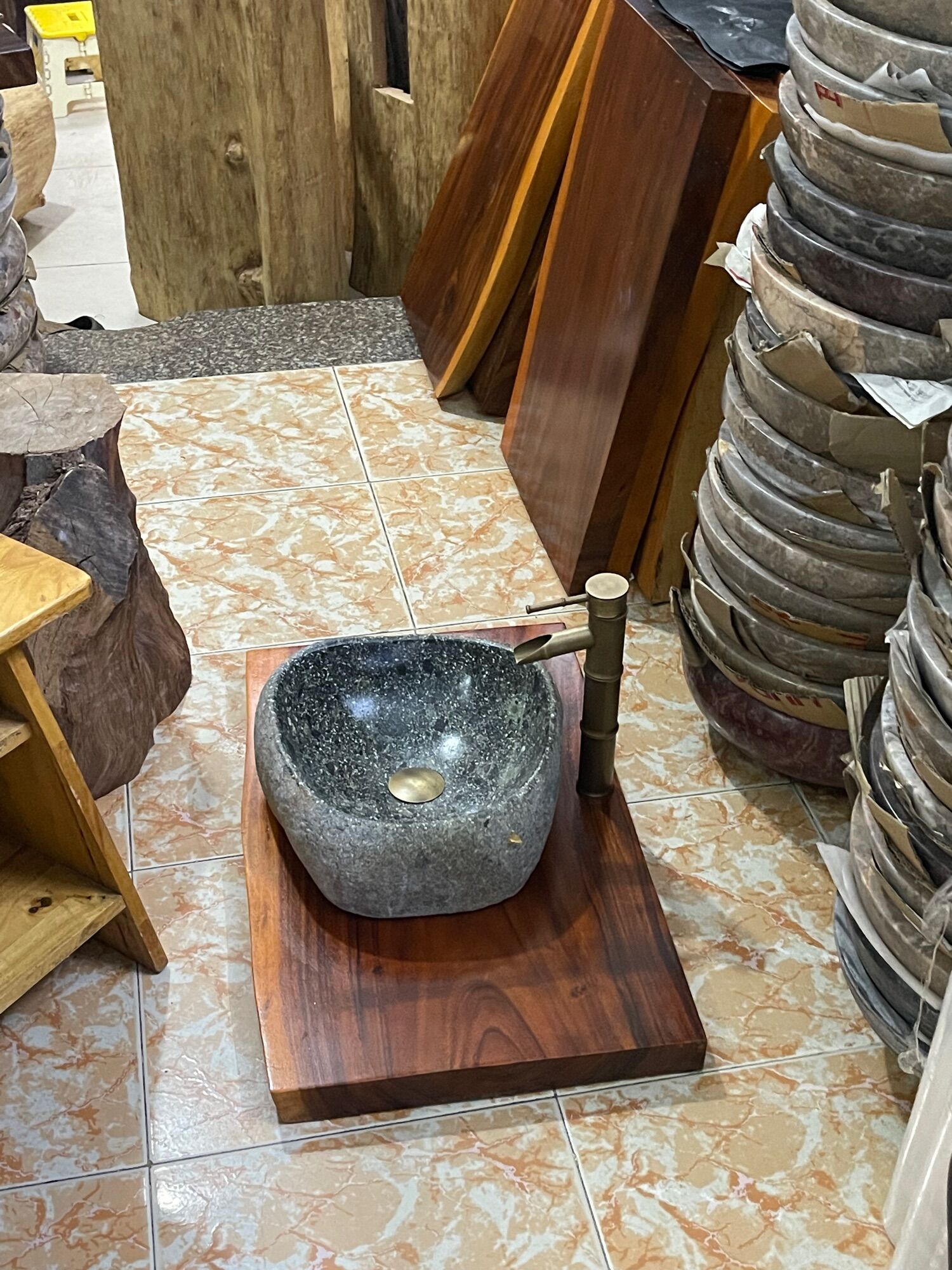 Lavabo đá cuội tự nhiên ( chỉ lavabo đá)