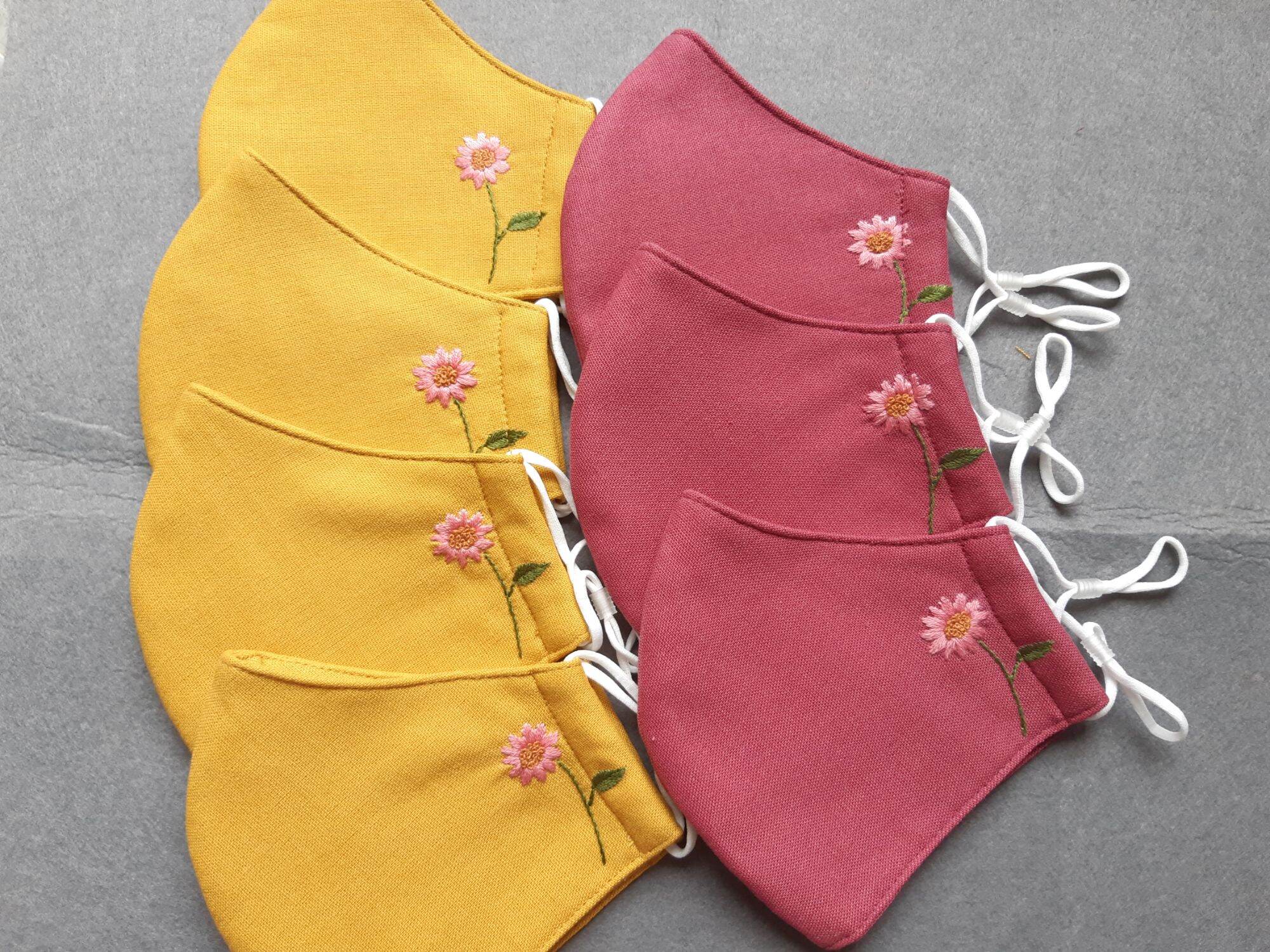 Khẩu trang thêu tay vải linen