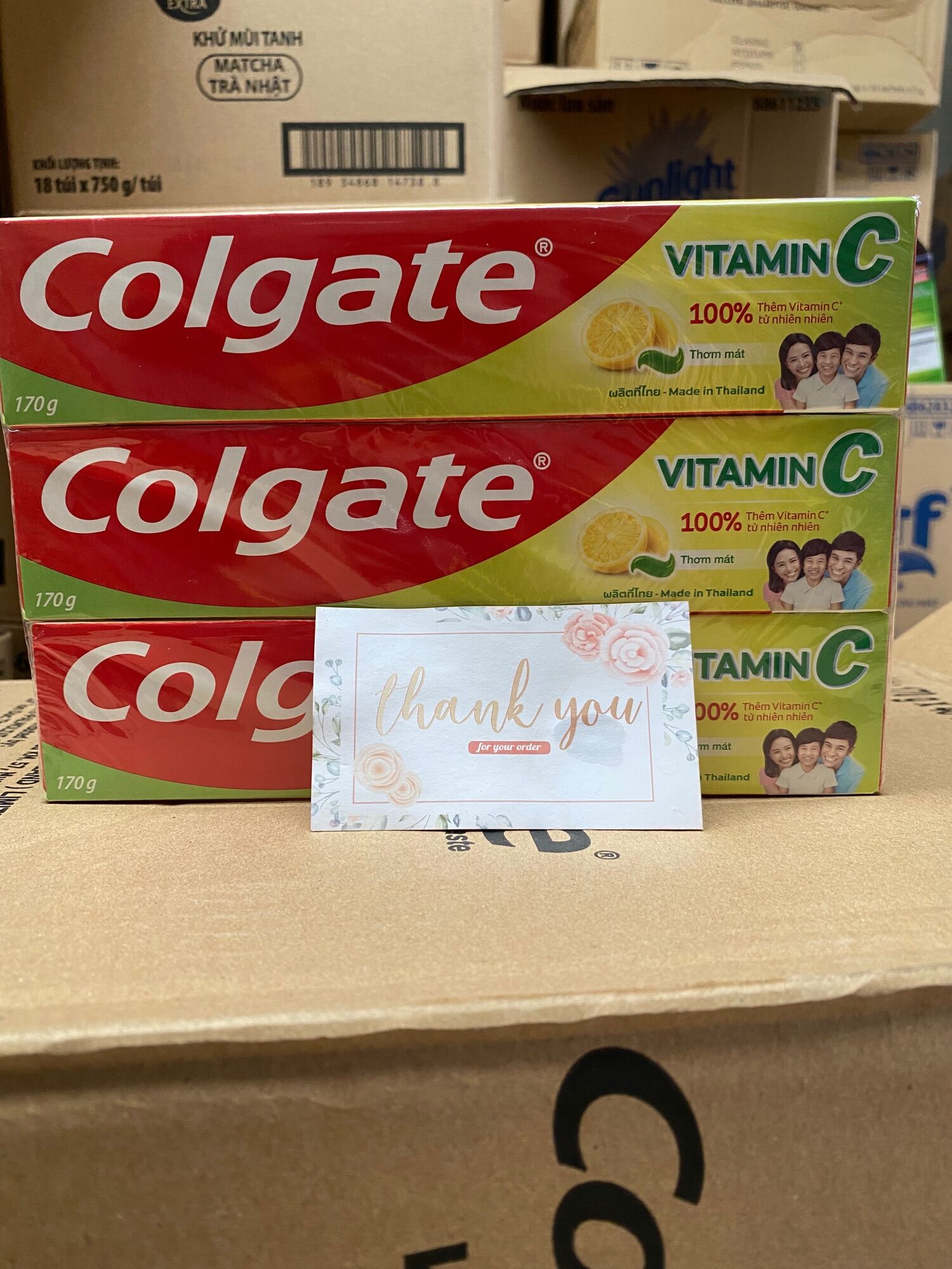 Kem đánh răng Colgate C 100% từ thiên nhiên vị chanh thơm mát 170g