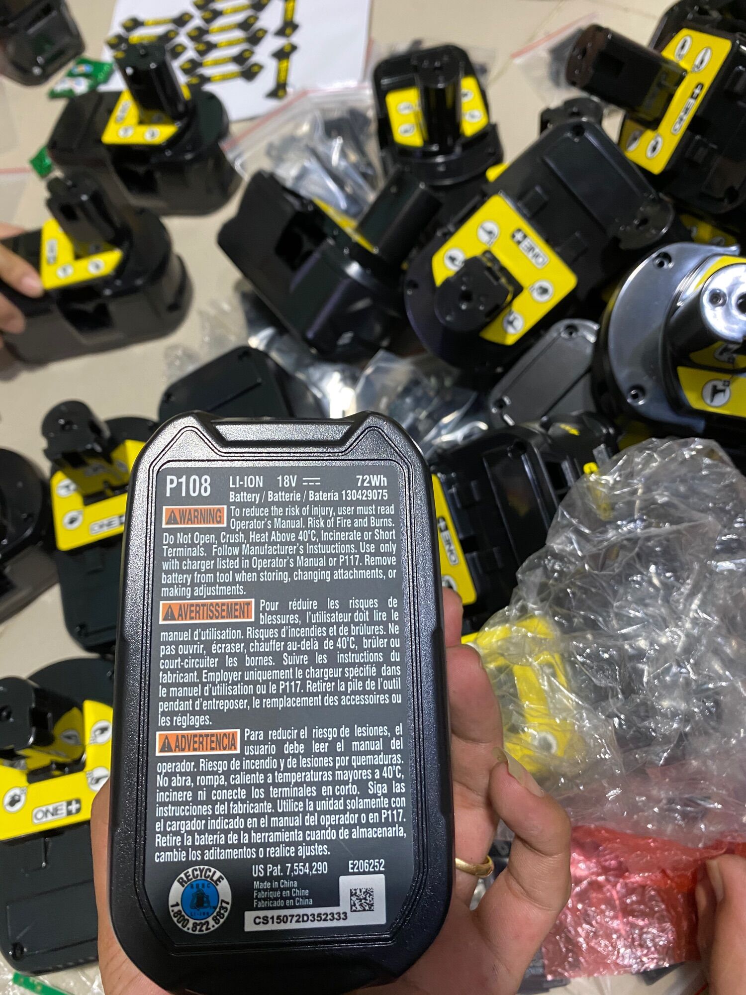 [HCM]Vỏ và mạch pin Ryobi 18v