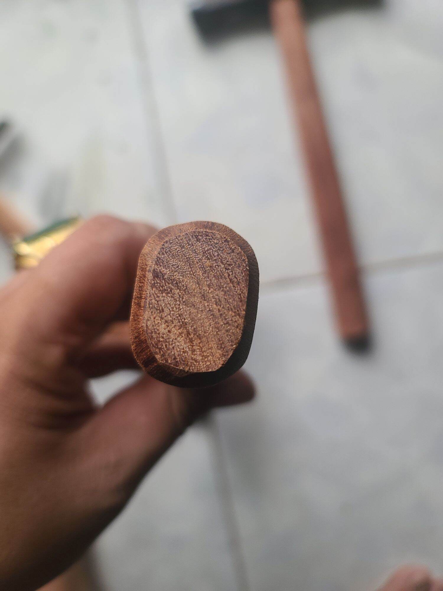 búa thép gò đồng ô tô