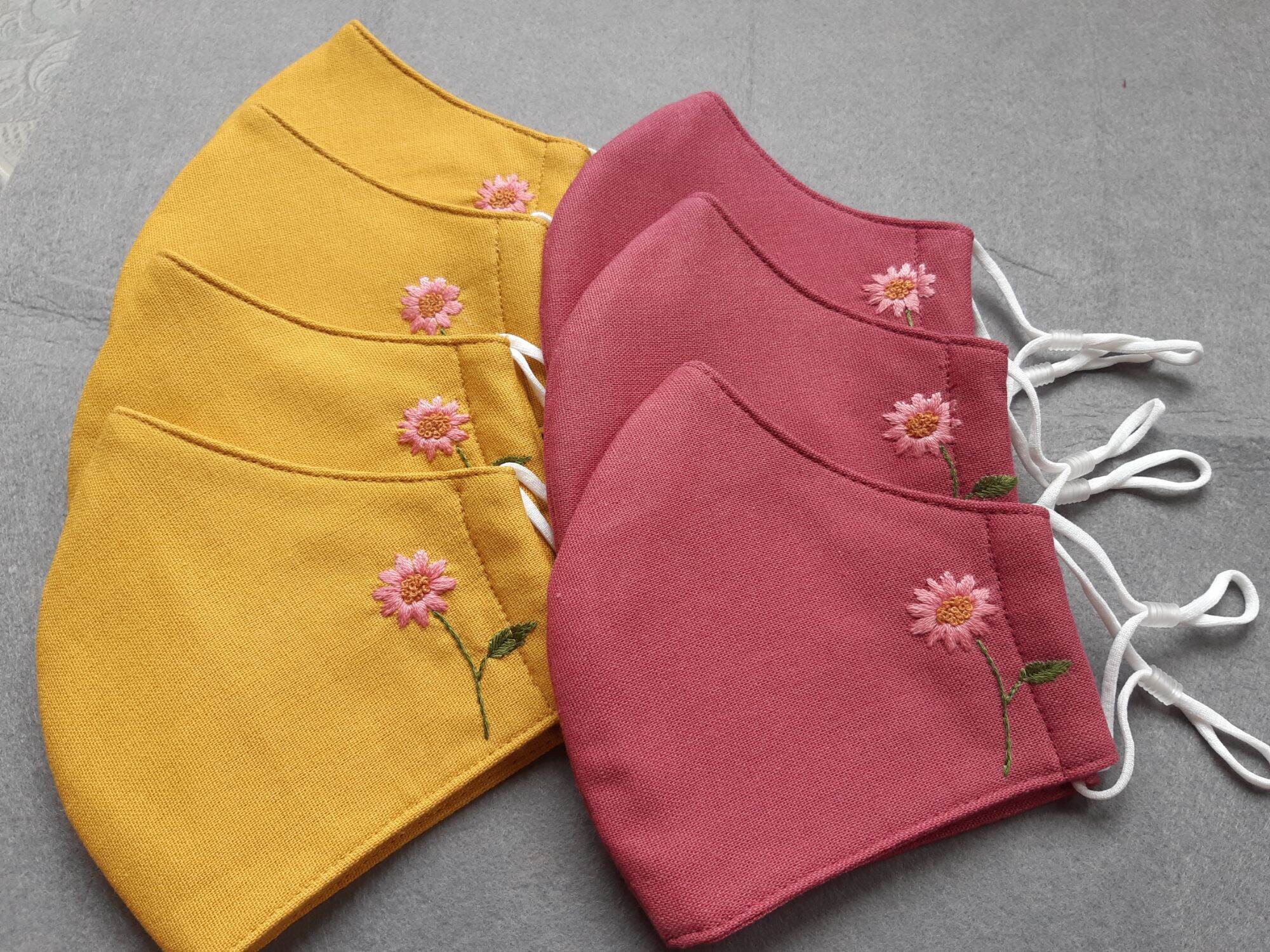 Khẩu trang thêu tay vải linen