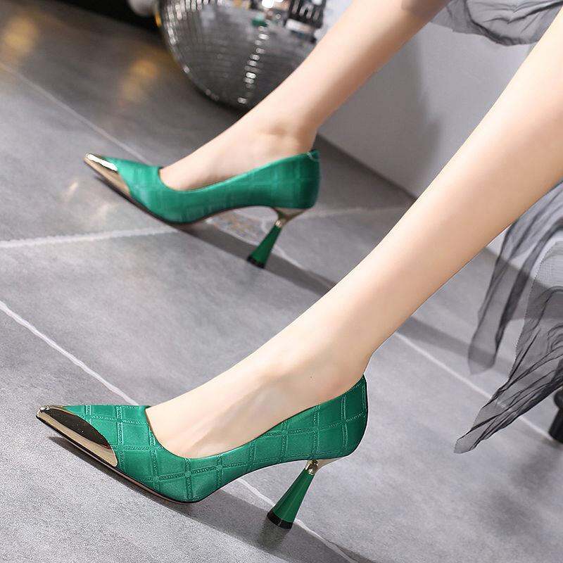 Giày Một Lớp Miệng Nông Gót Nhỏ Mũi Nhọn Kim Loại Thiếu Nữ Kiểu Pháp Mẫu